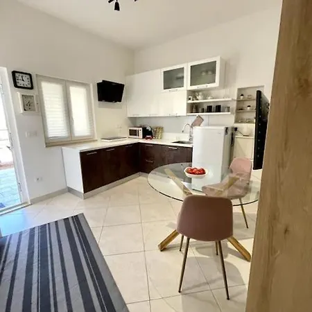 Riva Apartment *